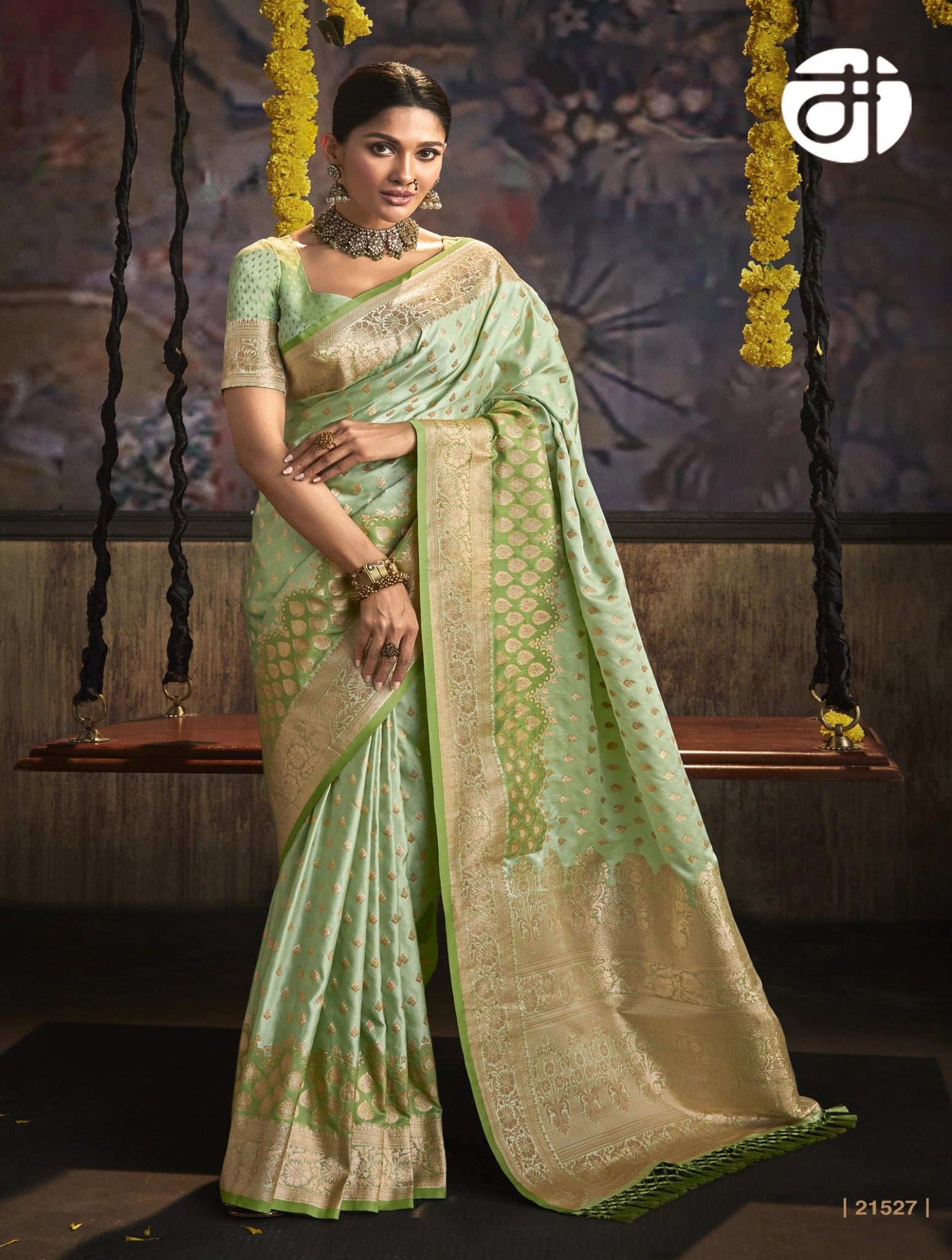 Dark Green Pure Heavy Golden Contrast Kanjeevaram Silk Saree – Shivansh Fab